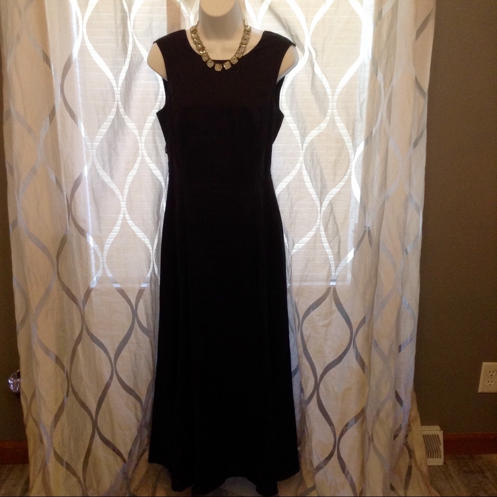 Classic Formal Black Long Dress size 8